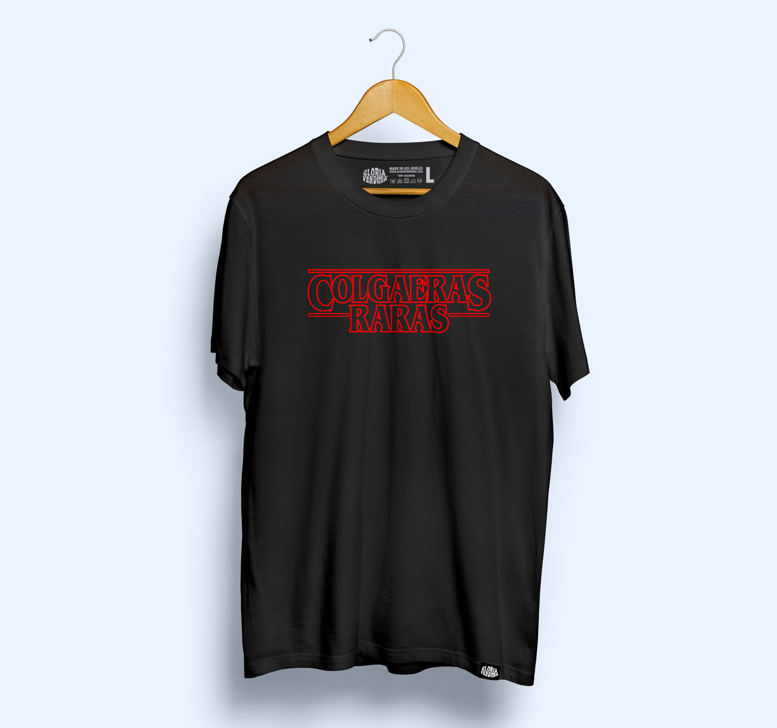 Colgaeras_negra_WEB Camiseta 'Colgaeras Raras' - Imagen 1