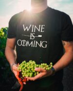 Camiseta 'Wine is coming' - Imagen 4